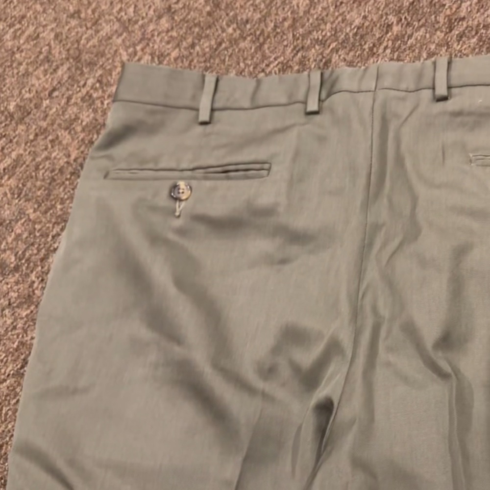 Men's Green grey Eddie Baurer Pants 36x32 relaxed fit EUC! - Picture 4 of 4
